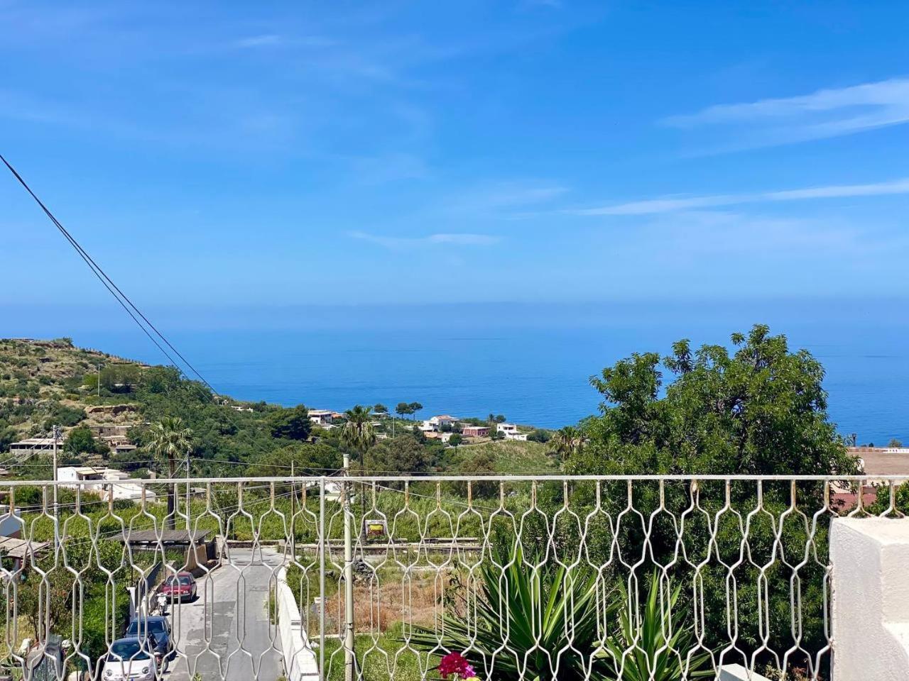 Casa Zagami Villa Malfa  Exteriör bild