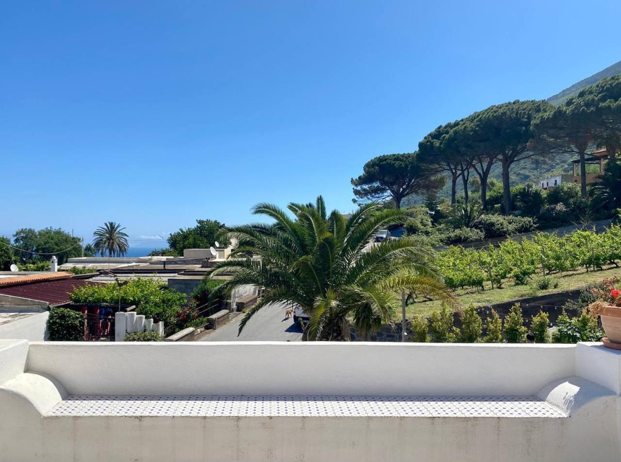 Casa Zagami Villa Malfa  Exteriör bild