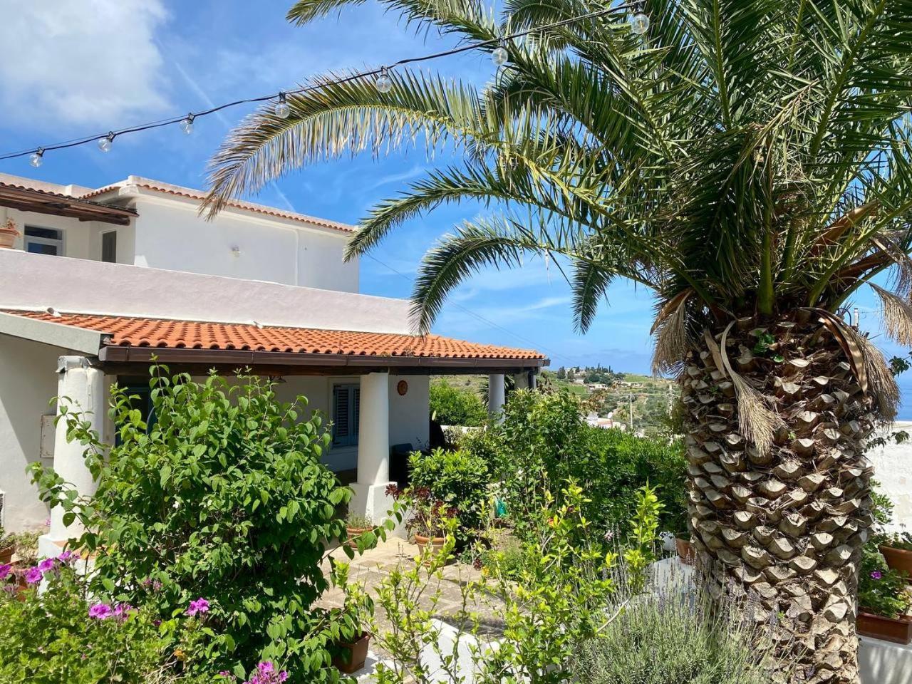 Casa Zagami Villa Malfa  Exteriör bild